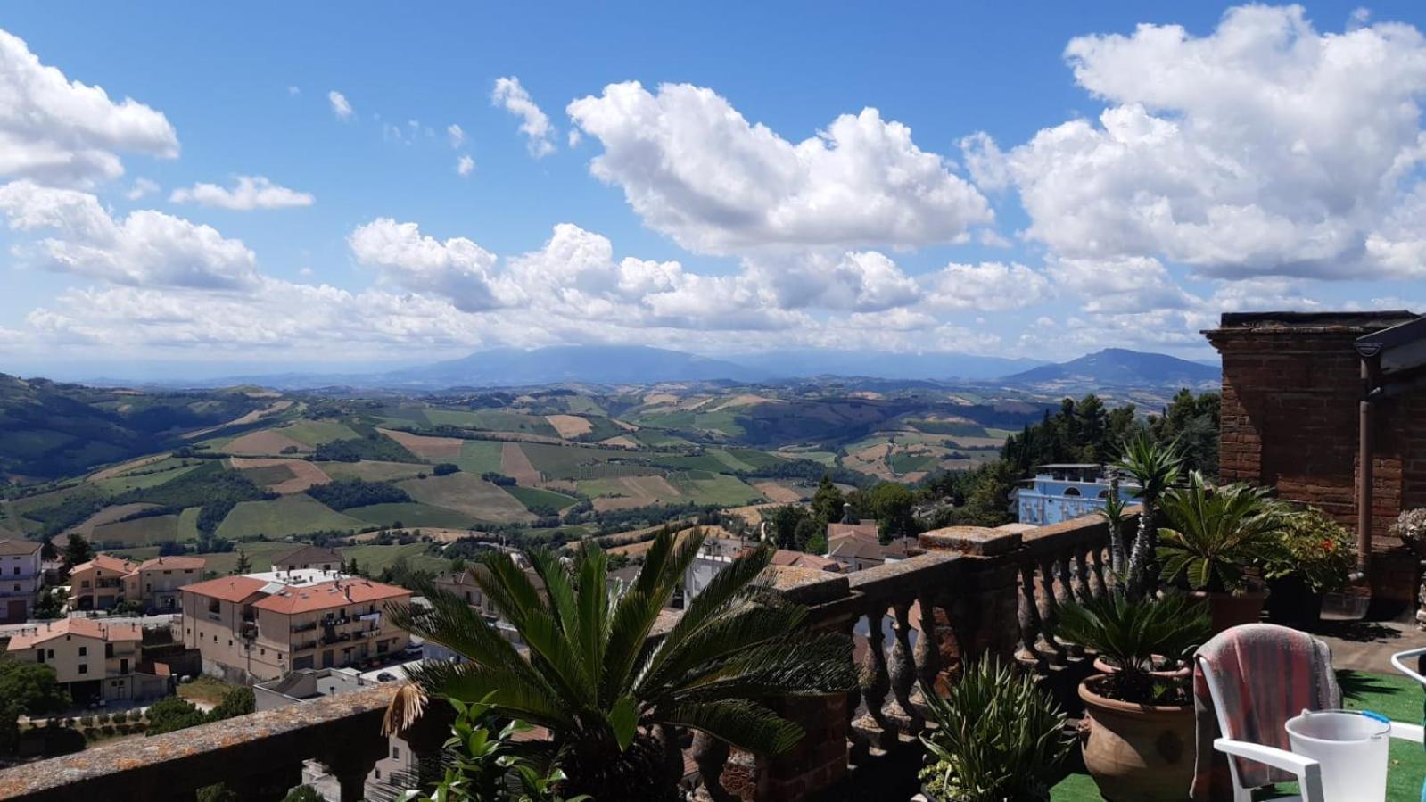 B&B Leopardi Montefiore dellʼAso Exteriör bild